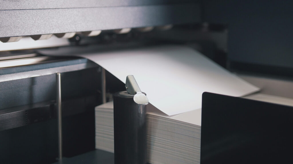 Maszyna do druku cyfrowego w profesjonalnej drukarni